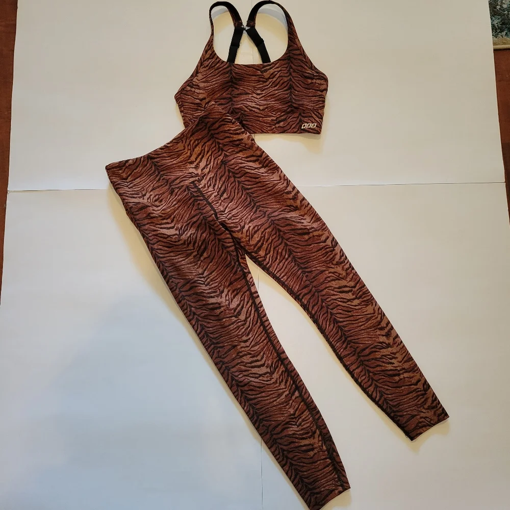 animal print athleasure set- sport bra and legging - Picture 8 of 8